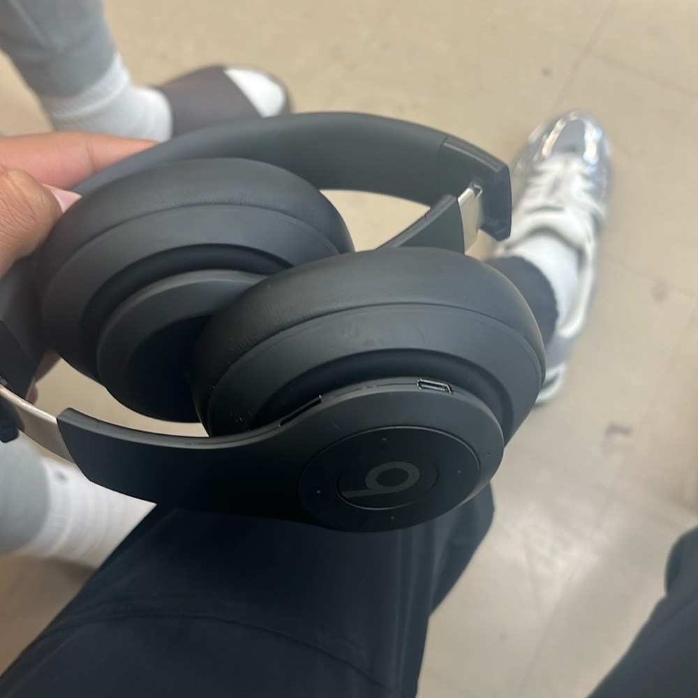 black beats solo 4s brand new